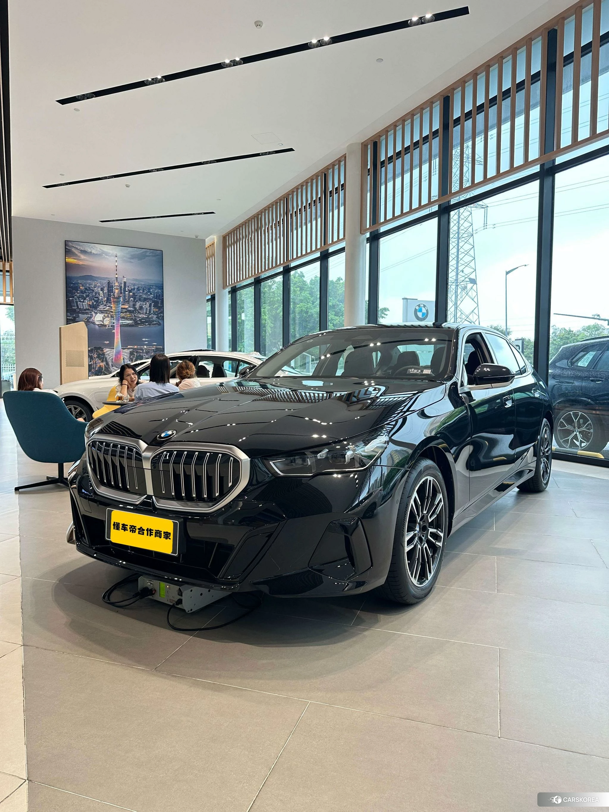 BMW 5 series 2026 Черный из Китая, фото 4