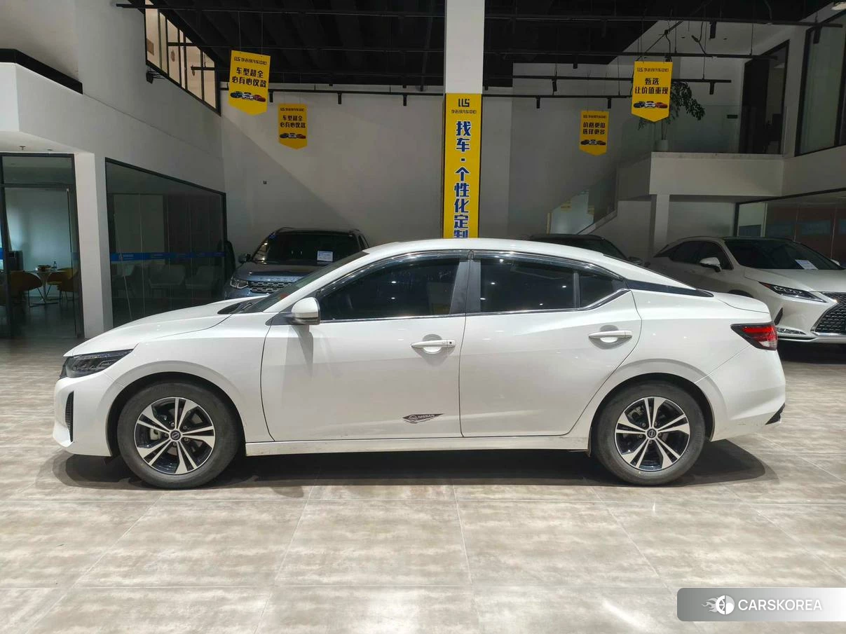 Nissan Xuan Yi 2023 Белый из Китая, фото 4