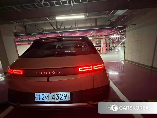 Hyundai Ionic 5 2022 Серебристо-серый из Кореи, фото 5