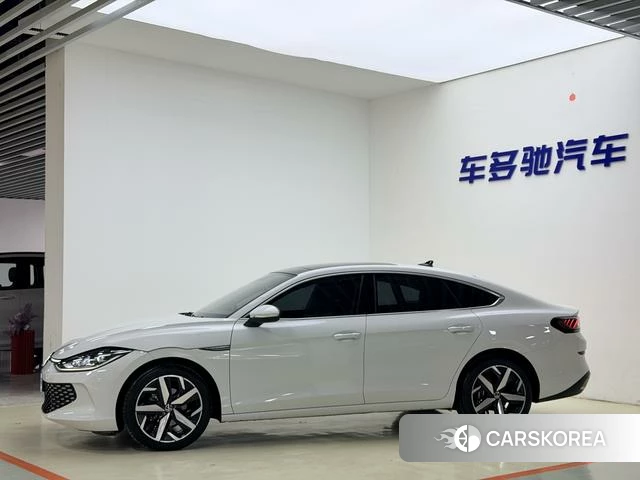Volkswagen Lingdu 2024 Белый из Китая, фото 4