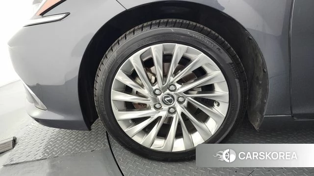 Lexus ES300h 7th generation id 4201485 из Кореи 30