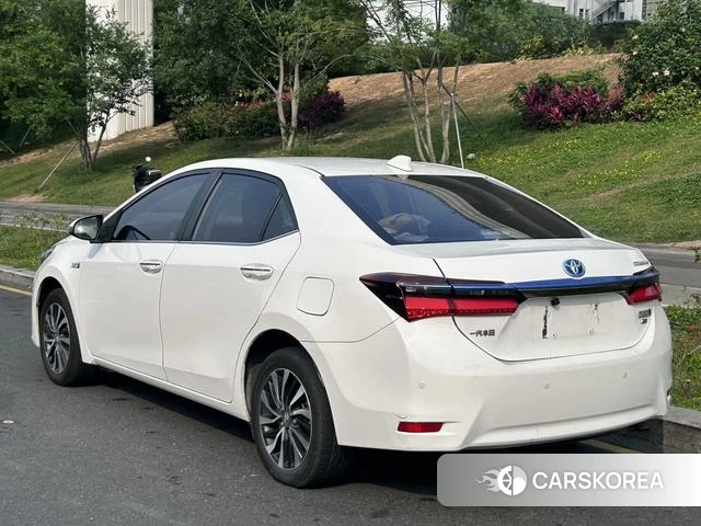 Toyota Corolla dual engine E+ id 4213003 из Китая 10