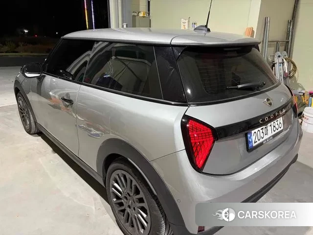 Mini Cooper C 4th generation 2024 Серебряный из Кореи, фото 4