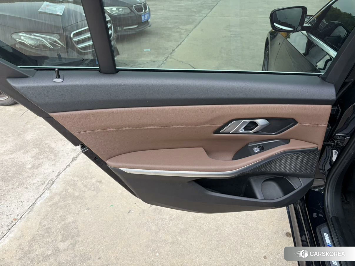 BMW 3 series id 4455342 из Китая 17