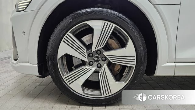 Audi e-Tron id 4636795 из Кореи 26