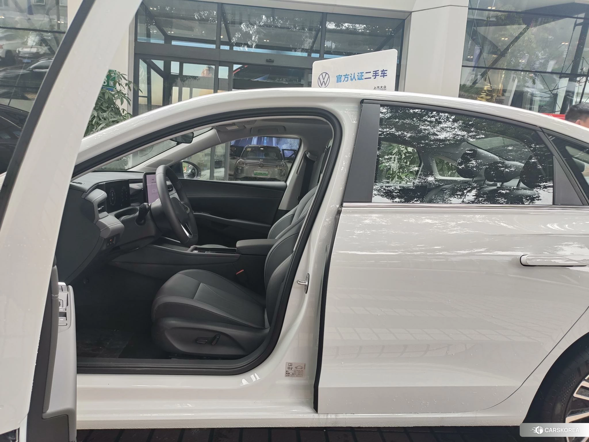 Volkswagen Lavida 2025 Белый из Китая, фото 5