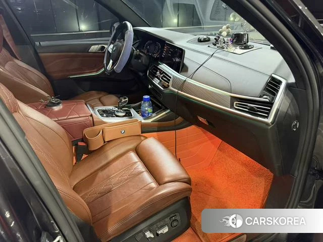BMW X7 2021 Темно-серый из Китая, фото 4