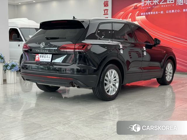 Volkswagen Touareg id 4297639 из Китая 31