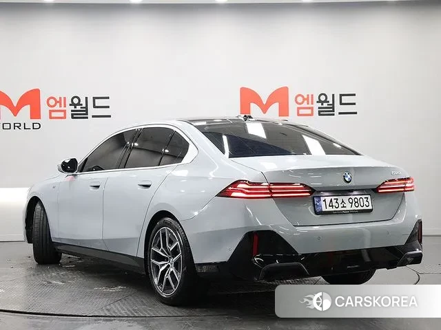 BMW 5 Series (G60) id 3670056 из Кореи 14