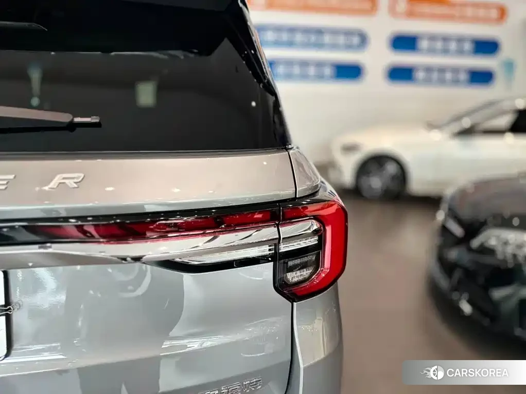 Ford Explorer id 4601724 из Китая 8