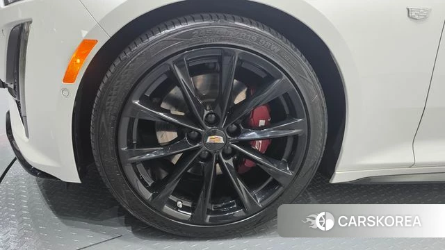 Cadillac CT5 id 3885296 из Кореи 14