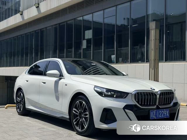 BMW 5 series 2024 Белый из Китая, фото 4