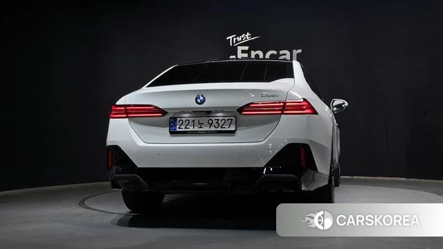BMW 5 Series (G60) id 4280556 из Кореи 24