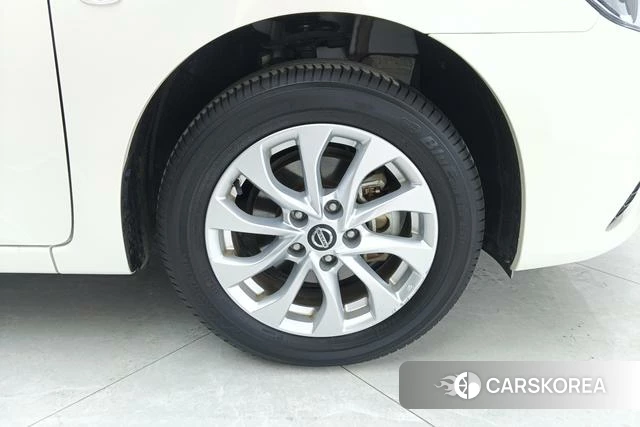 Nissan Xuan Yi id 4314600 из Китая 11