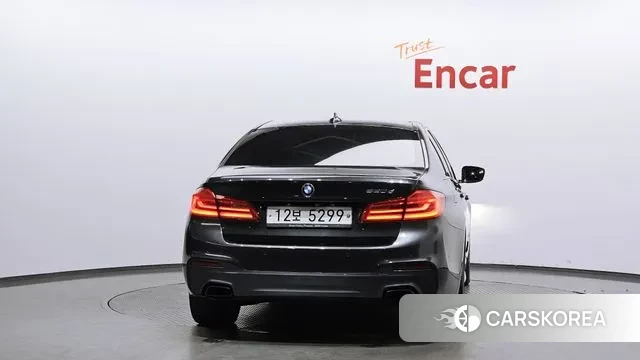 BMW 5 Series (G30) id 3455130 из Кореи 14