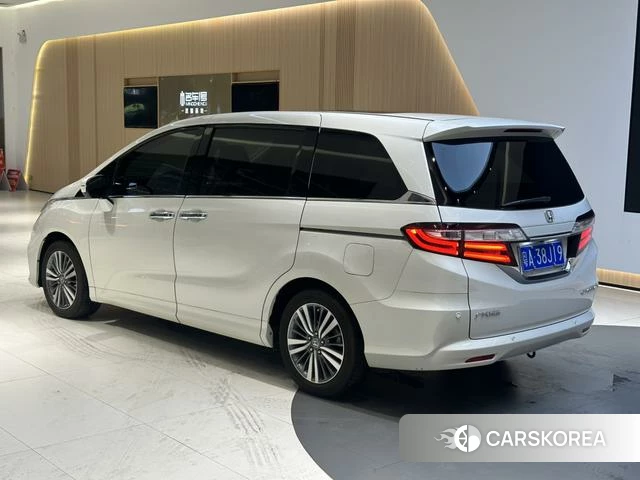 Honda Odyssey 2019 Белый из Китая, фото 5