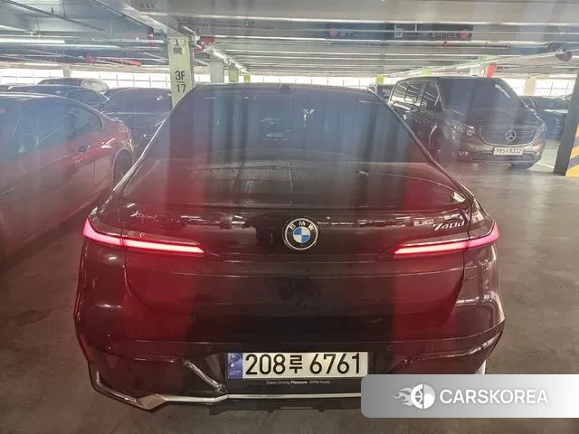 BMW 7 Series (G70) 2025 Черный из Кореи, фото 5