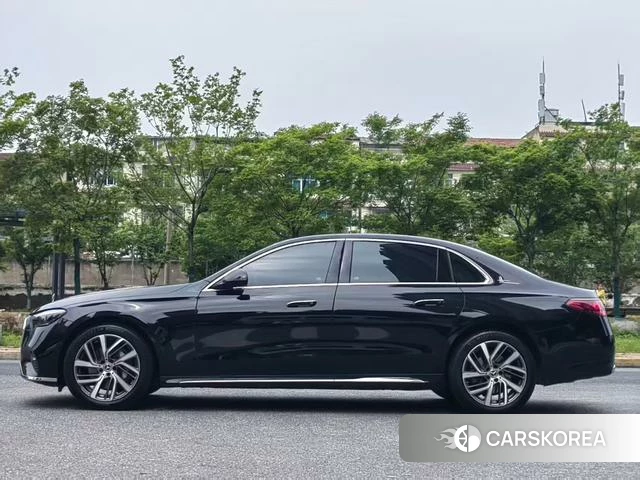Mercedes-Benz E-class 2025 Черный из Китая, фото 6