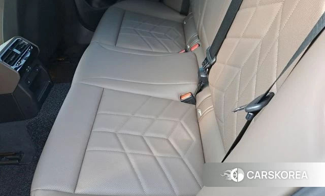 BMW 5 Series (G60) 2024 Белый из Кореи, фото 4