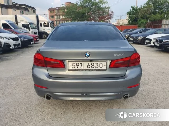 BMW 5 Series (G30) 2019 Цвет галактики из Кореи, фото 6