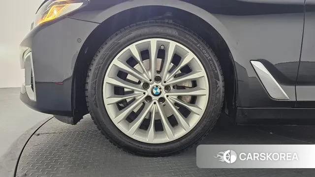 BMW 5 Series (G30) id 3555476 из Кореи 14