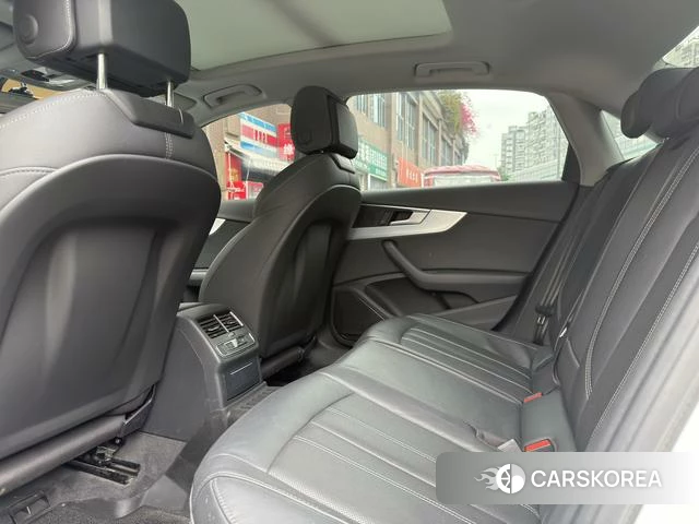 Audi A4L 2023 Белый из Китая, фото 4