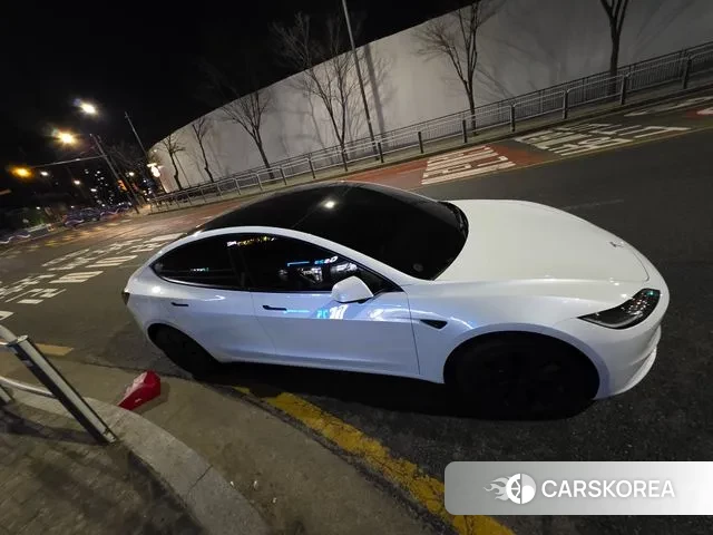 Tesla Model 3 2024 Белый из Кореи, фото 4