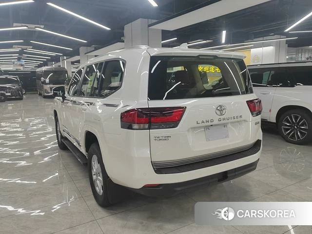 Toyota Land Cruiser (imported) 2025 Белый из Китая, фото 4