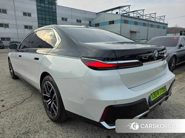 BMW 7 Series (G70) id 3798924 из Кореи 13