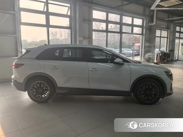 Audi Q5 e-tron id 4240208 из Китая 12