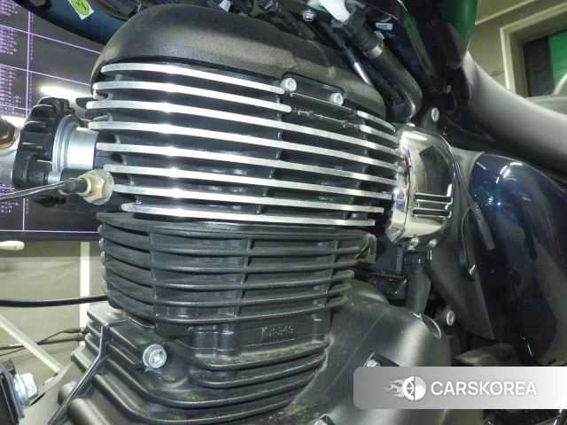Engine photo