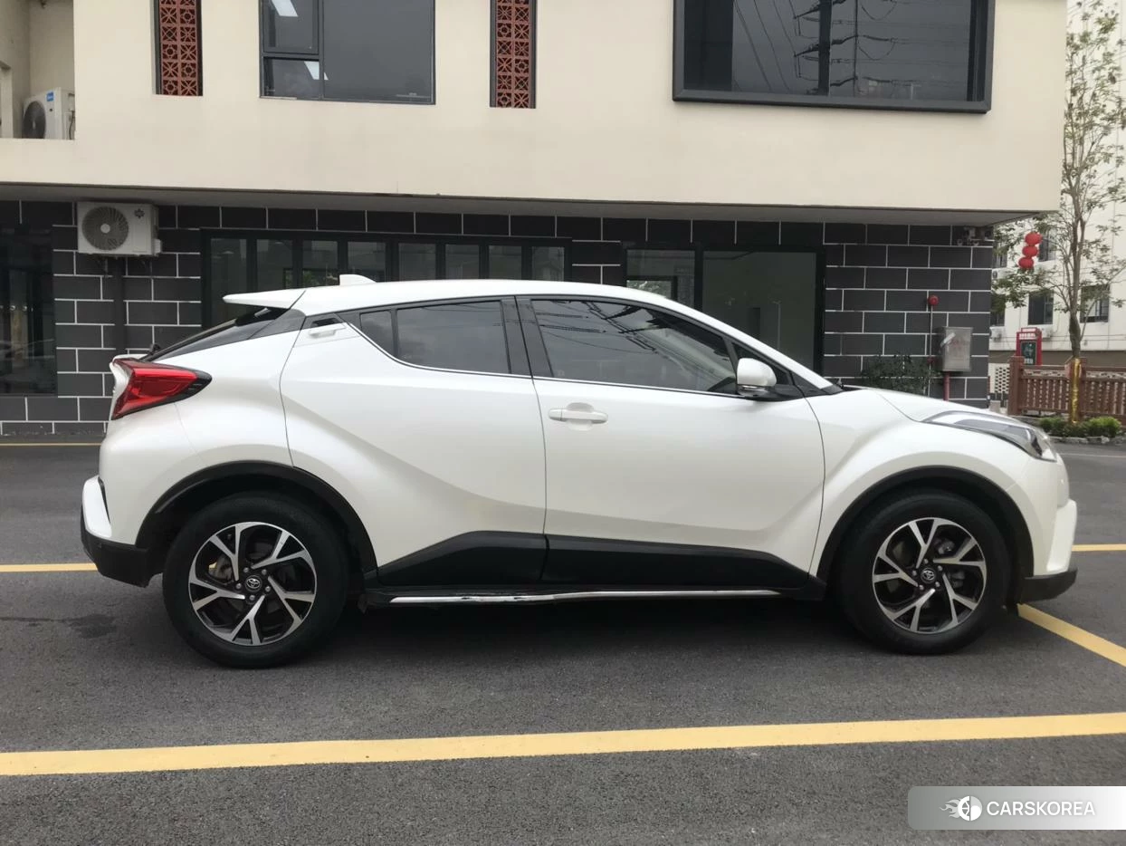Toyota C-HR 2019 Белый из Китая, фото 4