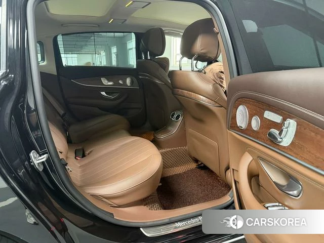Mercedes-Benz E-class id 4353066 из Китая 15