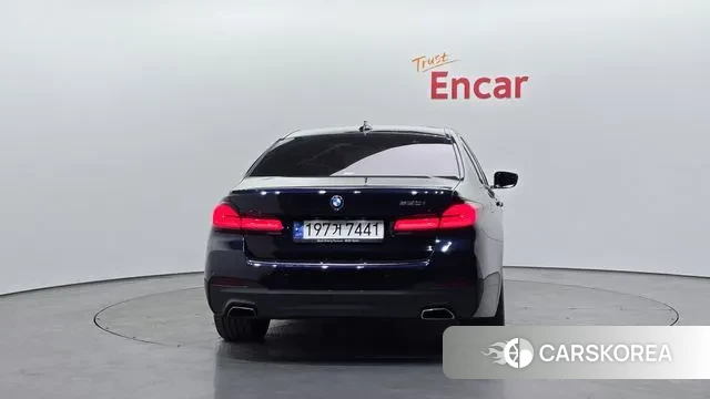 BMW 5 Series (G30) id 3765181 из Кореи 14