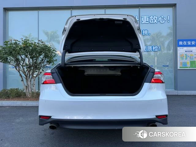 Toyota Camry 2021 Белый из Китая, фото 6