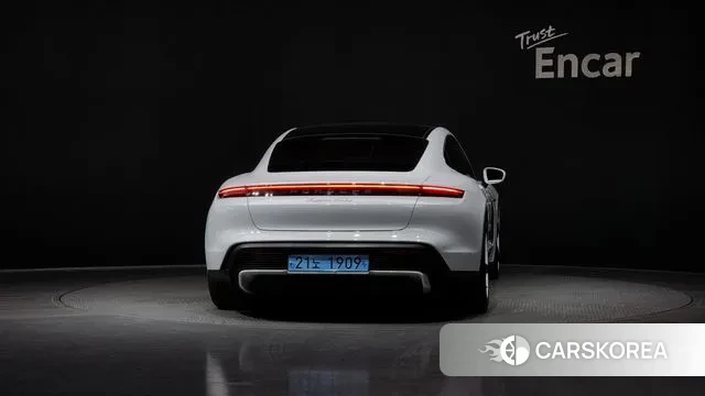 Porsche Taycan id 3519049 из Кореи 14