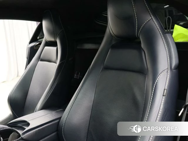 Aston Martin Vantage id 4238597 из Китая 21