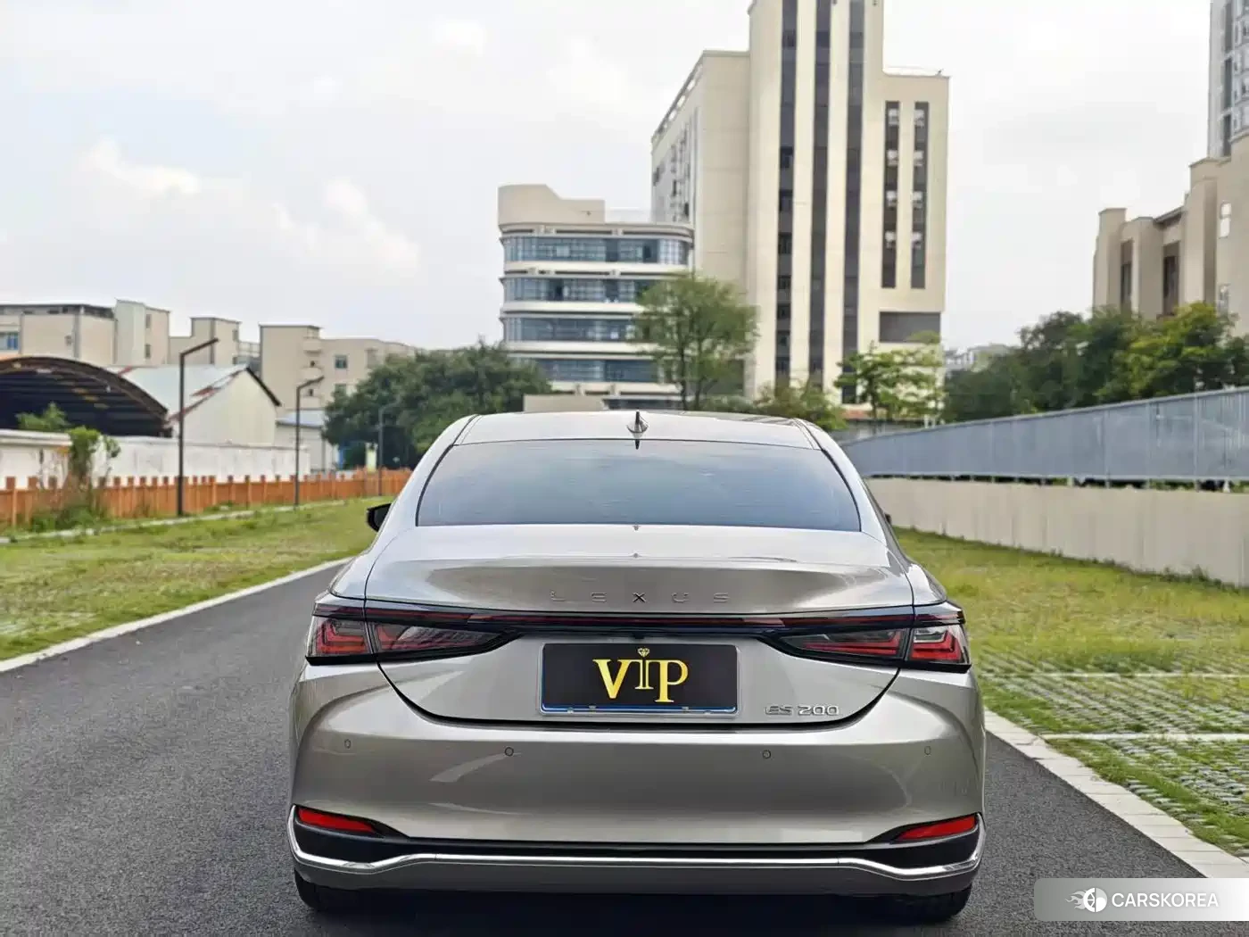 Lexus ES 2025 Silver/gray из Китая, фото 4