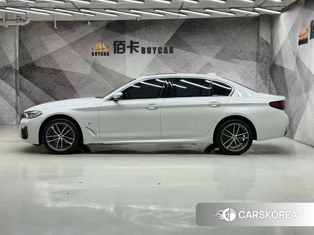 BMW 5 series 2022 Белый из Китая, фото 4