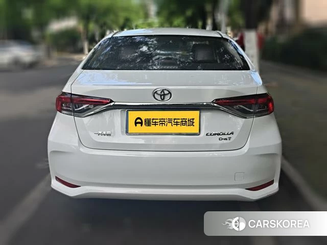 Toyota Corolla 2023 Белый из Китая, фото 4