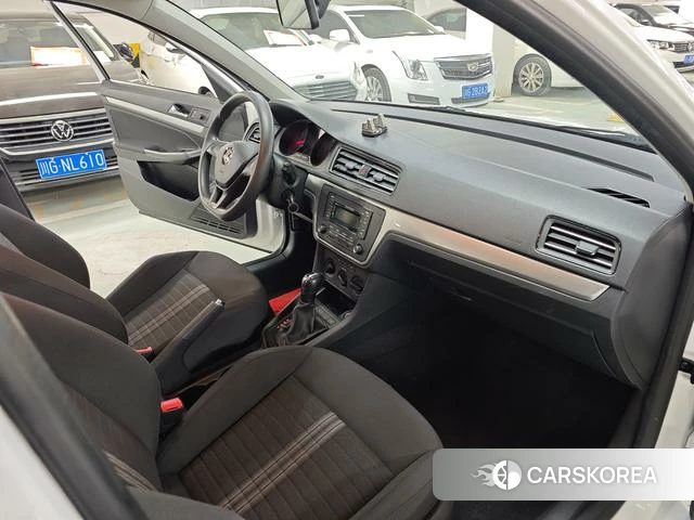 Volkswagen Lavida 2023 Белый из Китая, фото 4