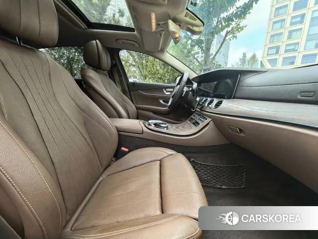 Mercedes-Benz E-class id 3895968 из Китая 4