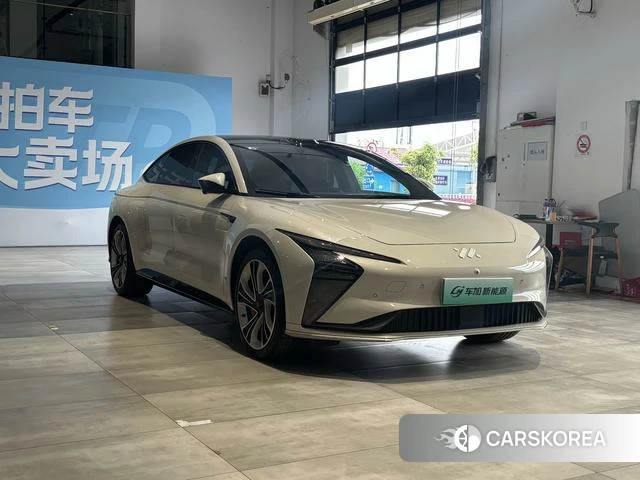 Zhiji Automobile Zhiji L7 2023 Белый из Китая, фото 4