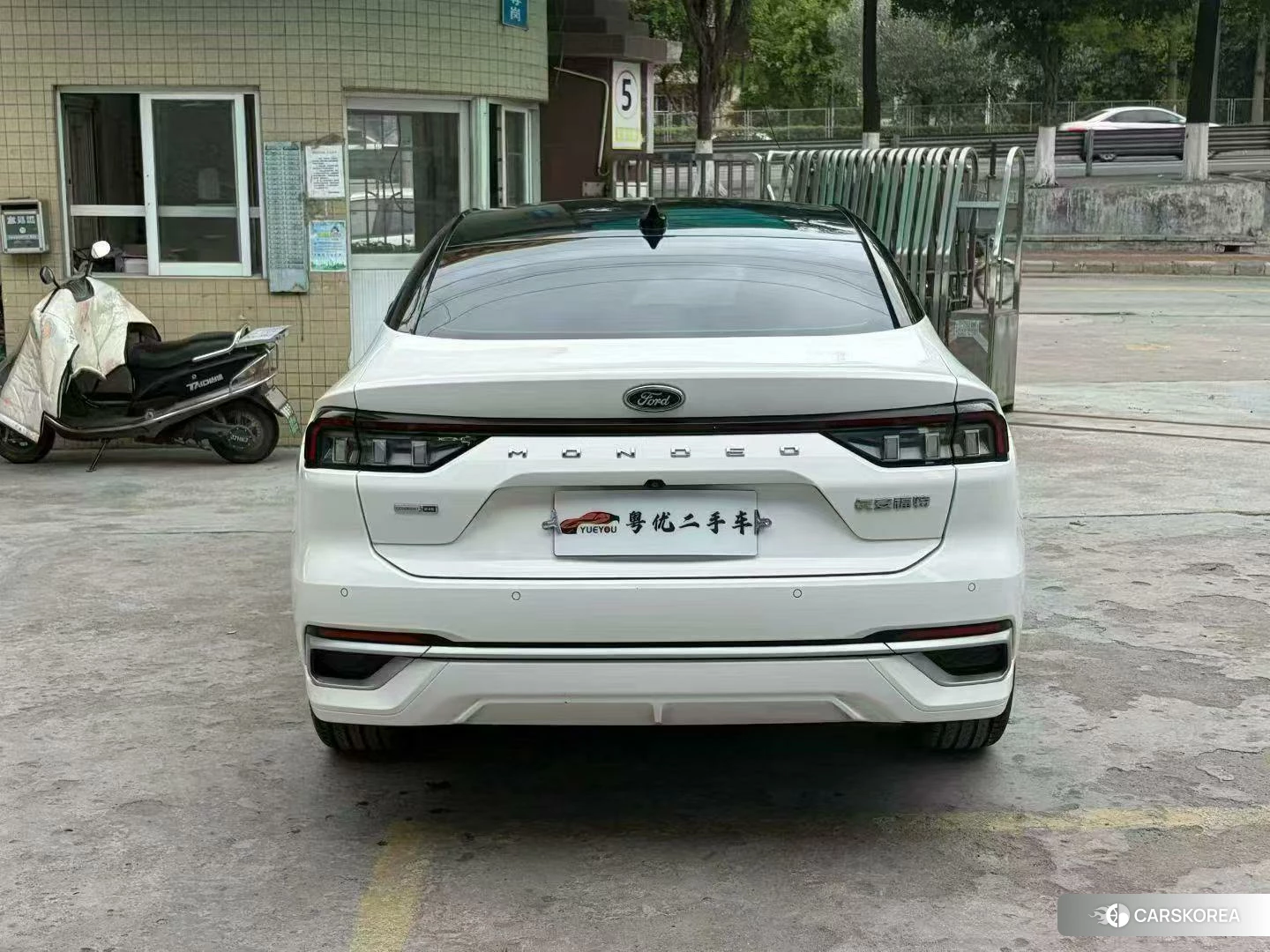 Ford Mondeo 2022 Белый из Китая, фото 4
