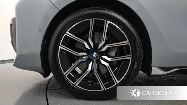 BMW 7 Series (G70) id 4681486 из Кореи 31