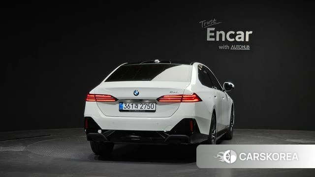 BMW 5 Series (G60) id 4493474 из Кореи 27