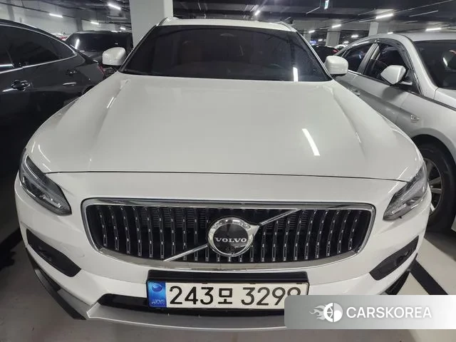 Volvo V90 Cross-Country 2023 Белый из Кореи, фото 5
