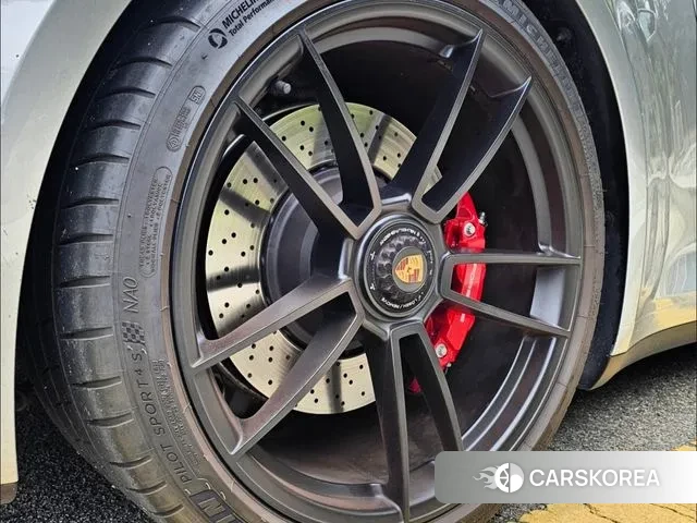 Porsche 911(992) id 3599964 из Кореи 14