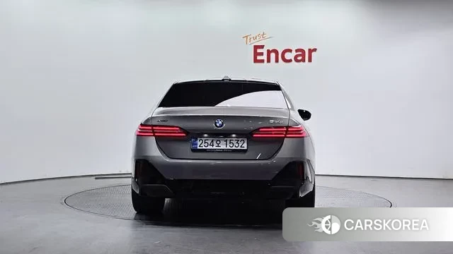 BMW 5 Series (G60) id 3410155 из Кореи 14