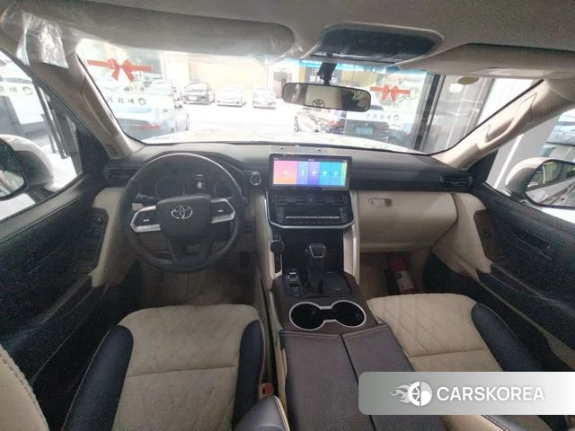 Toyota Land Cruiser (imported) 2024 Белый из Китая, фото 4